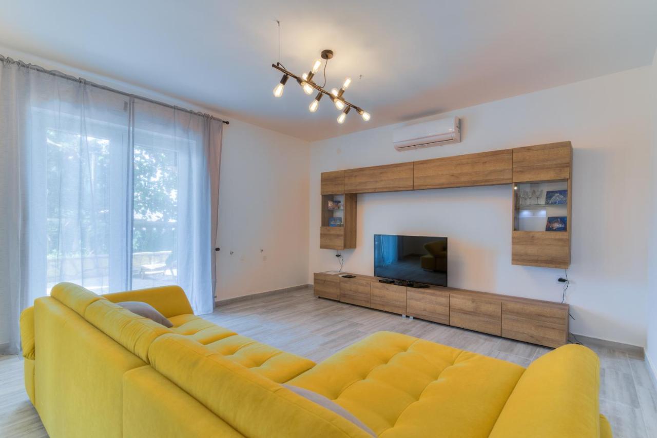 Demi II Apartment Сен Екстериор снимка