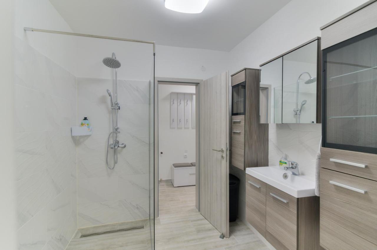 Demi II Apartment Сен Екстериор снимка