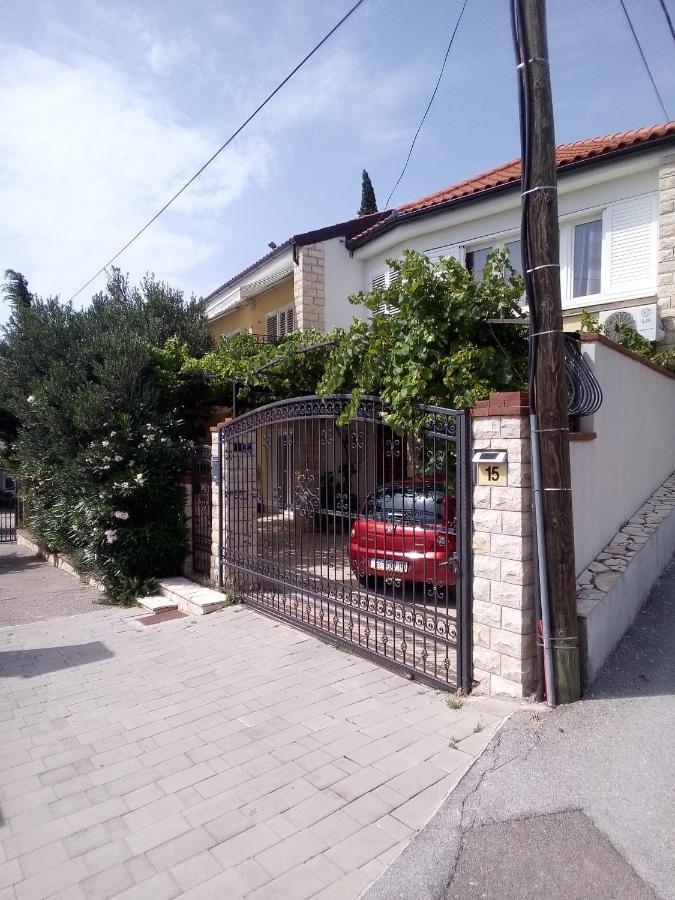 Demi II Apartment Сен Екстериор снимка